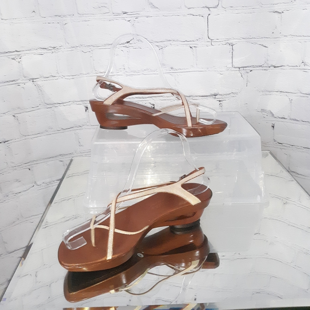 DONALD PLINER Yo-Yo Style Strappy Sandals 7.5…